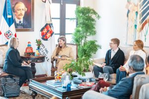 Representantes del Centro Carter realizan visita a Santo Domingo para impulsar proyectos